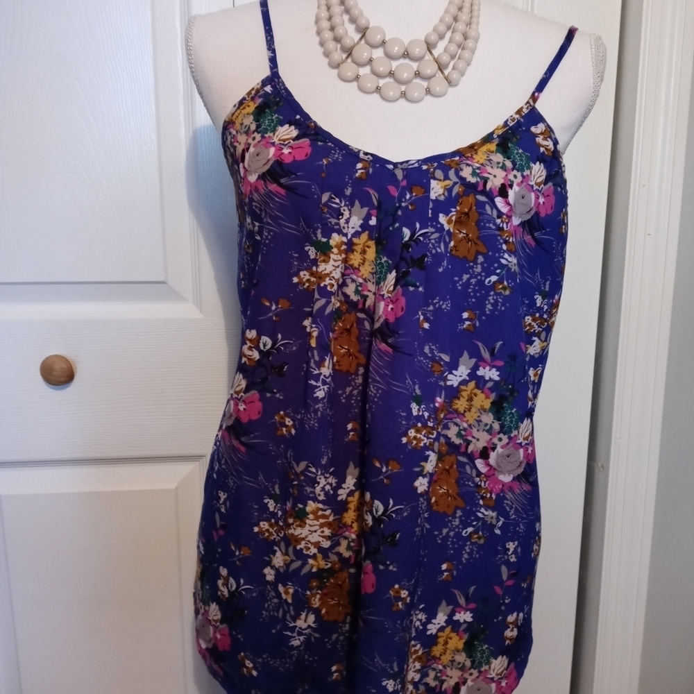 Women's floral size medium blouse
